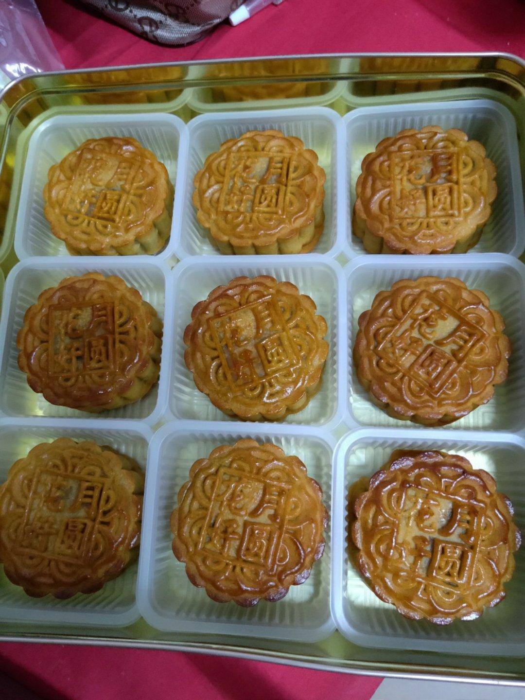 广式月饼——蛋黄莲蓉月饼