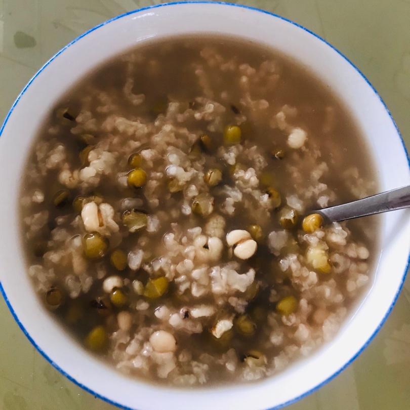 绿豆薏仁粥