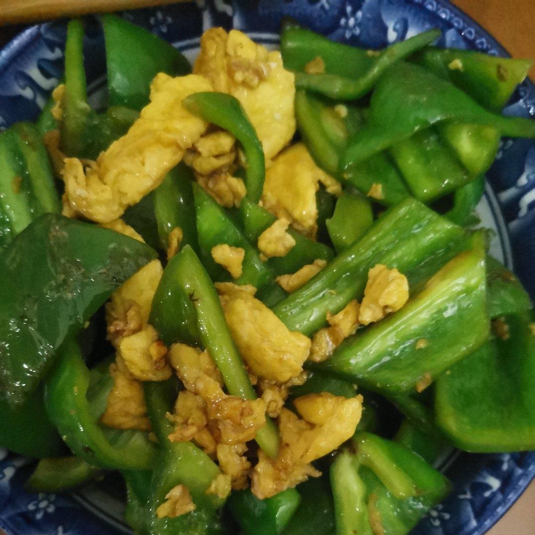 增进食欲的青红椒炒鸡蛋