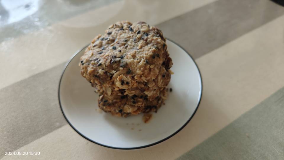 素食:有机燕麦芝麻大饼干