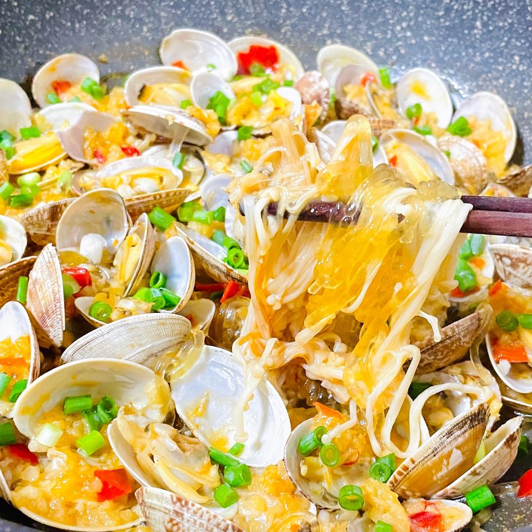 蛤蜊金针菇粉丝煲的做法