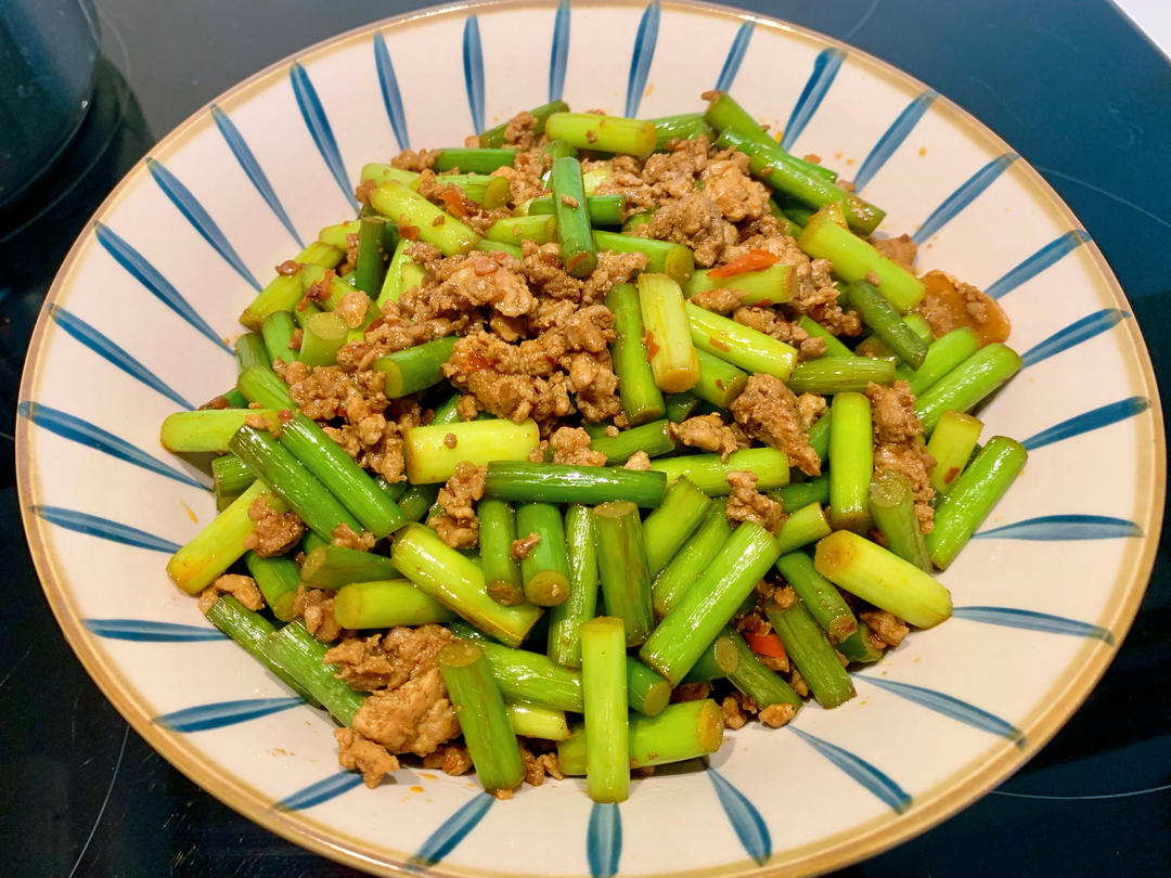 蒜苔炒肉末，三碗米饭都不够吃