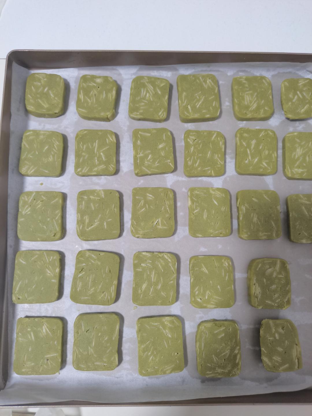 多种口味的切片曲奇（蔓越莓，抹茶杏仁，可可花生）