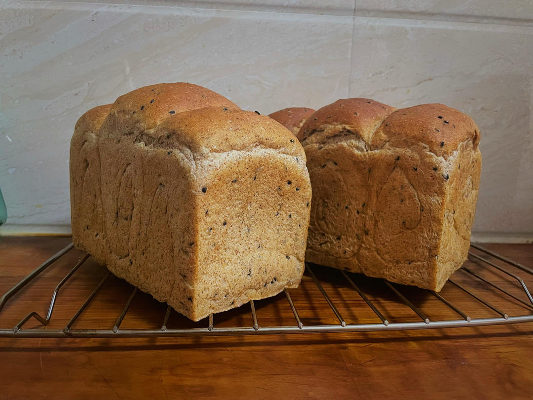 黑芝麻全麦吐司