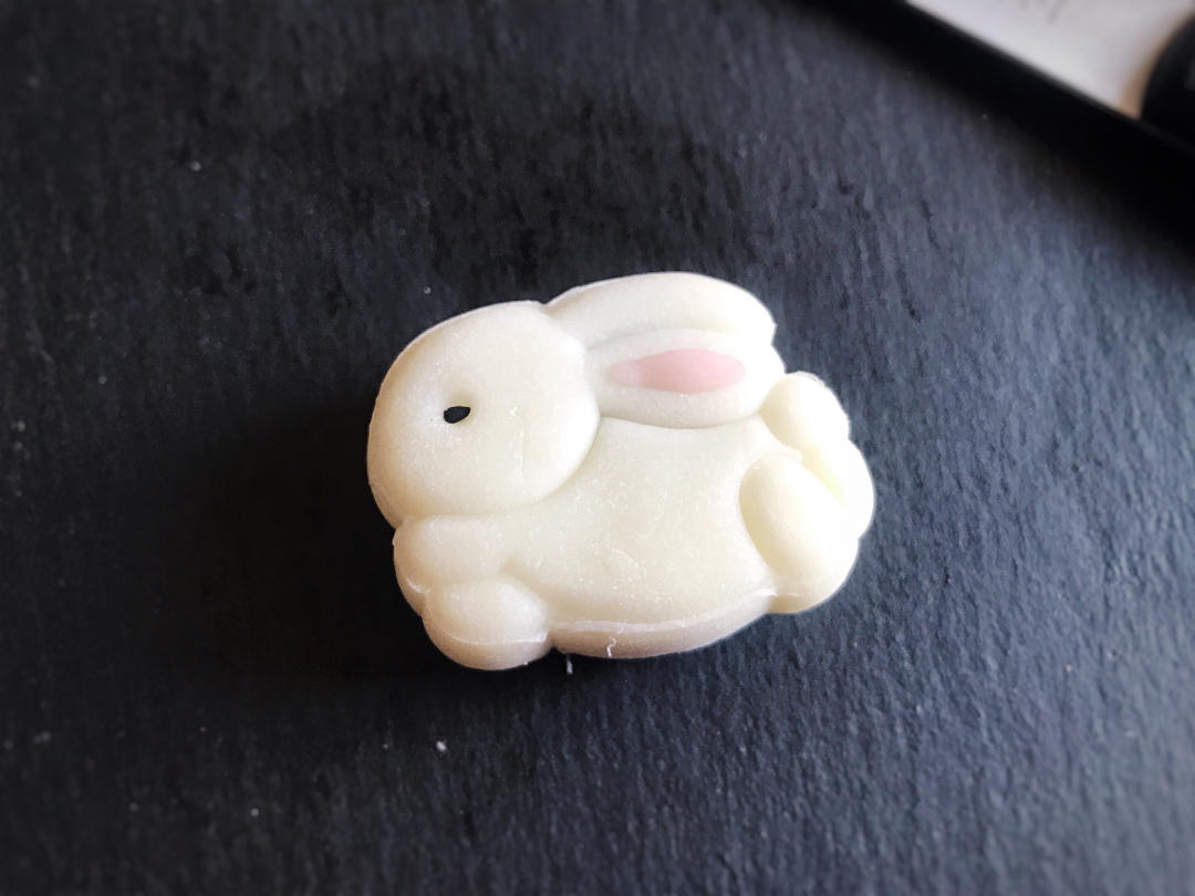 《Tinrry+》萌萌的小白兔冰皮月饼，快手简单，冰凉酸甜超解腻！
