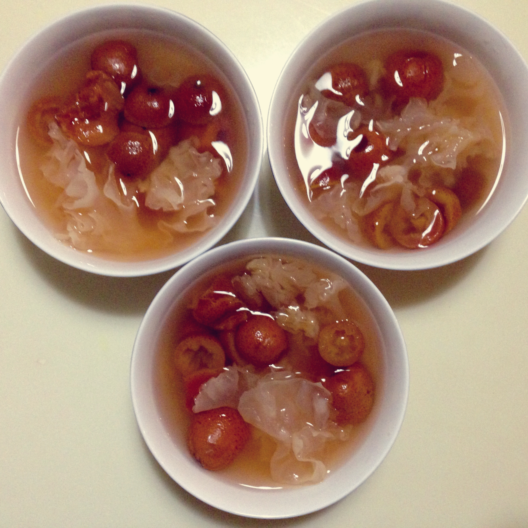 萌小厨mengmeng做的山楂银耳羹