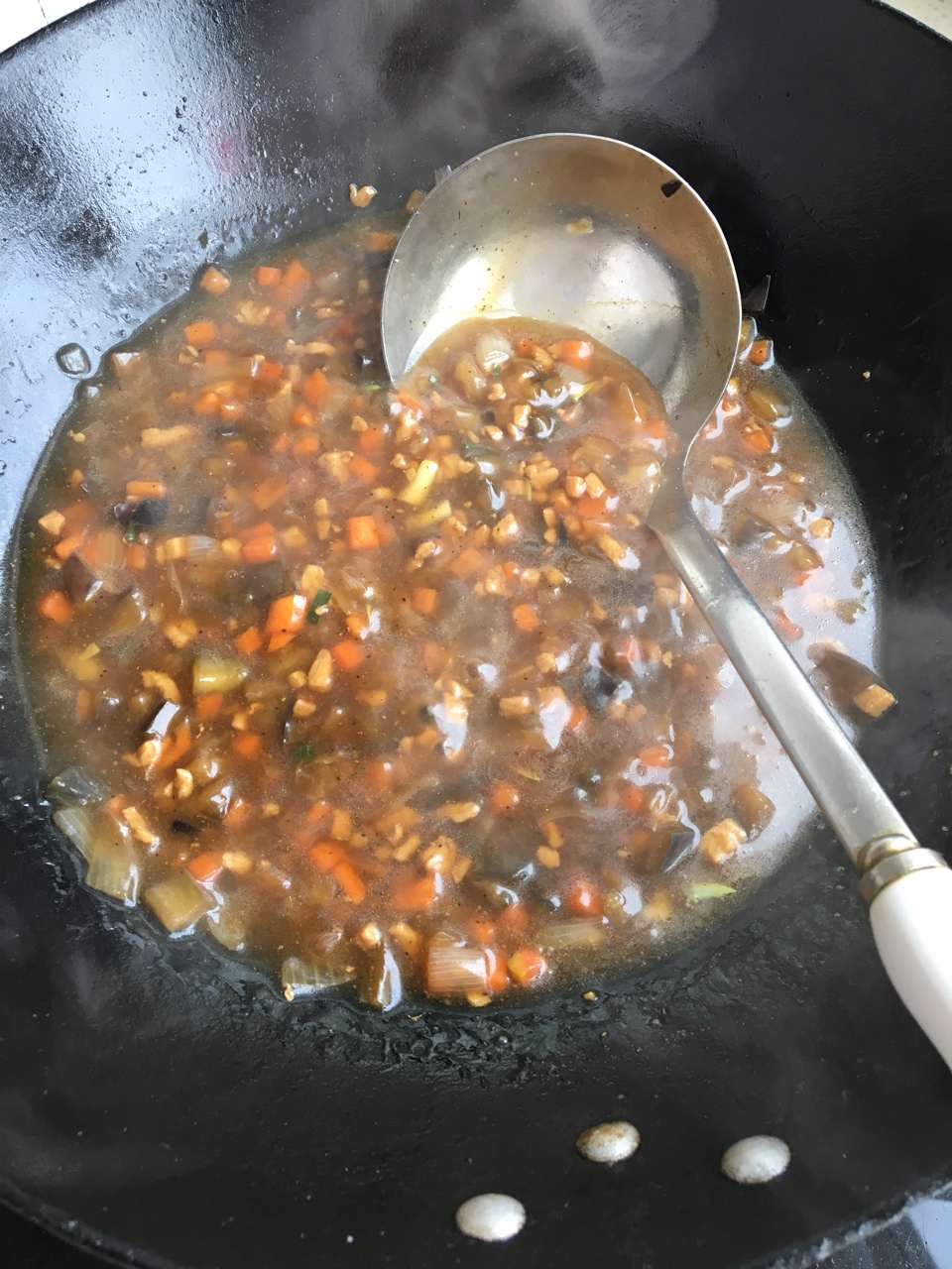 茄子肉丁打卤面 咸口的做法