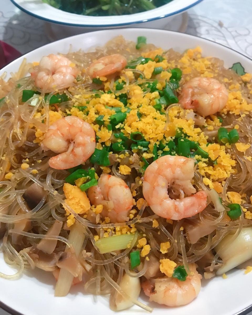 去餐厅必点的粤式虾皇粉丝煲