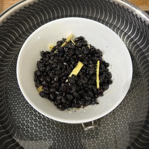 广东人喝粥必备：蒸豆豉的做法 步骤10