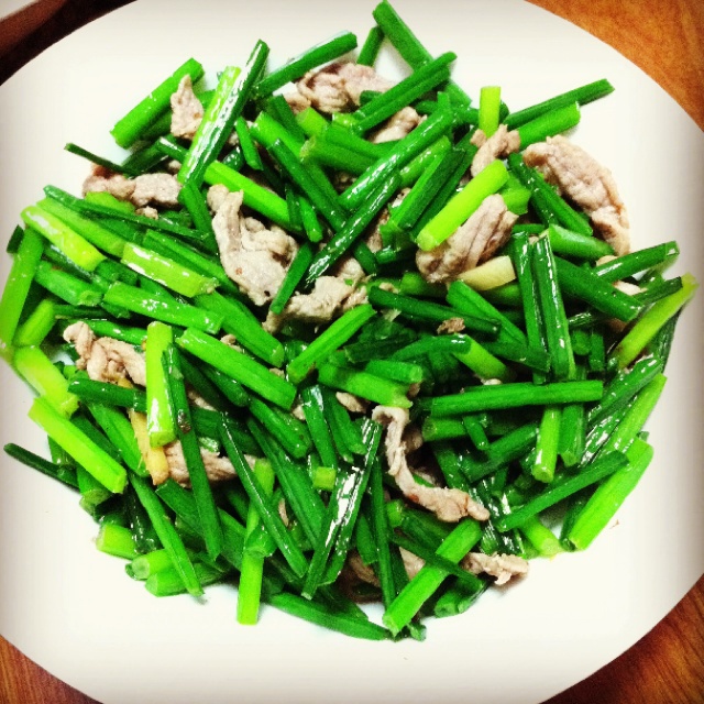 徐小厨在忙做的韭菜花炒肉丝