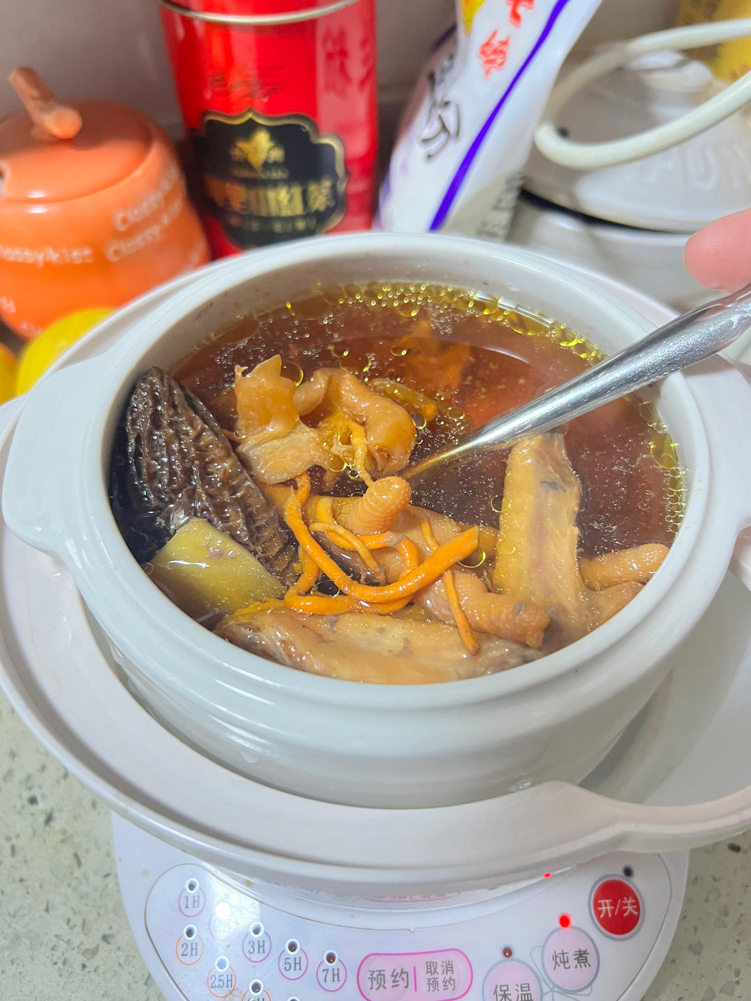 羊肚菌花胶鸡汤