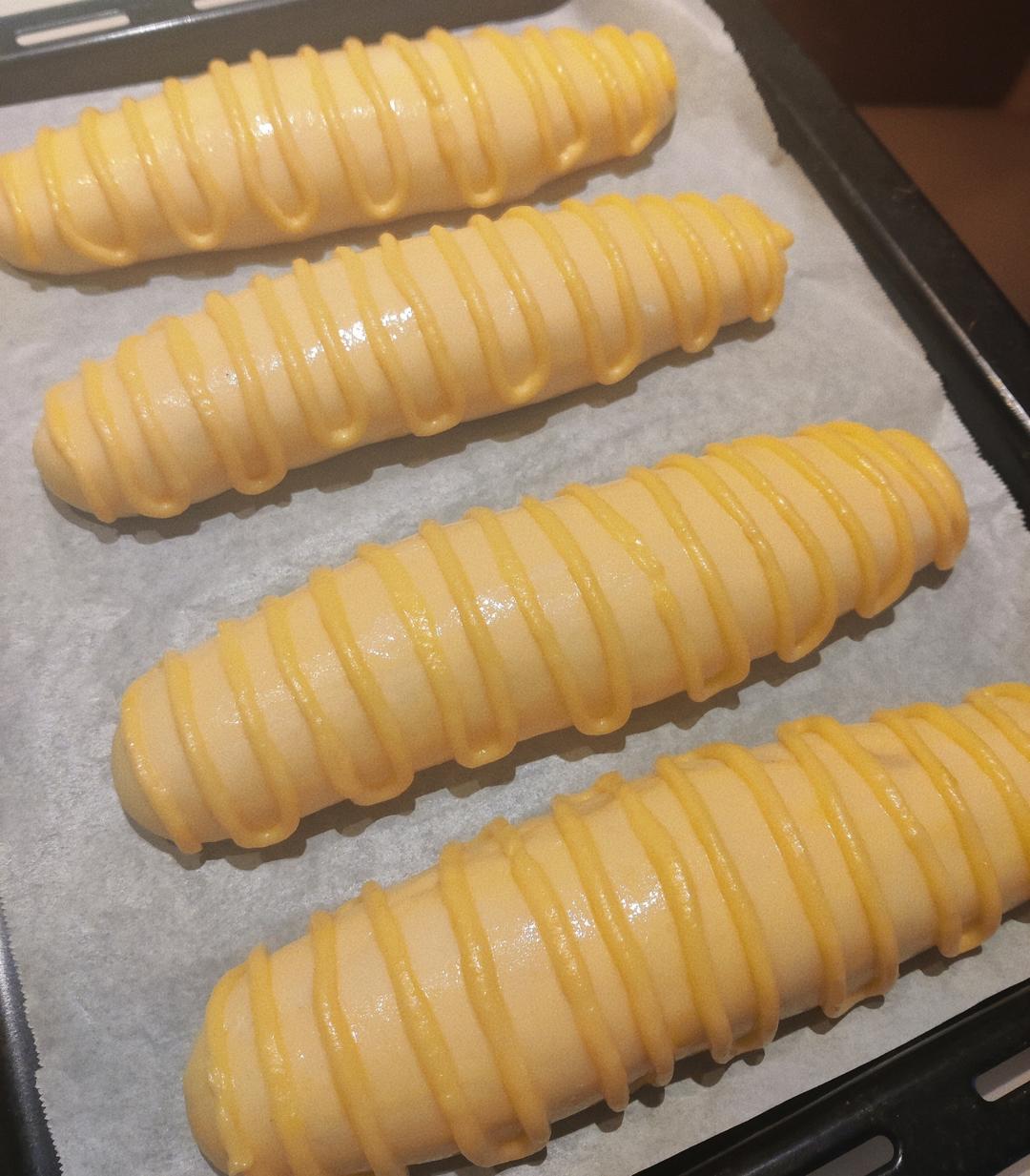 草莓🍓奶油毛毛虫面包/香甜柔软/童年味道