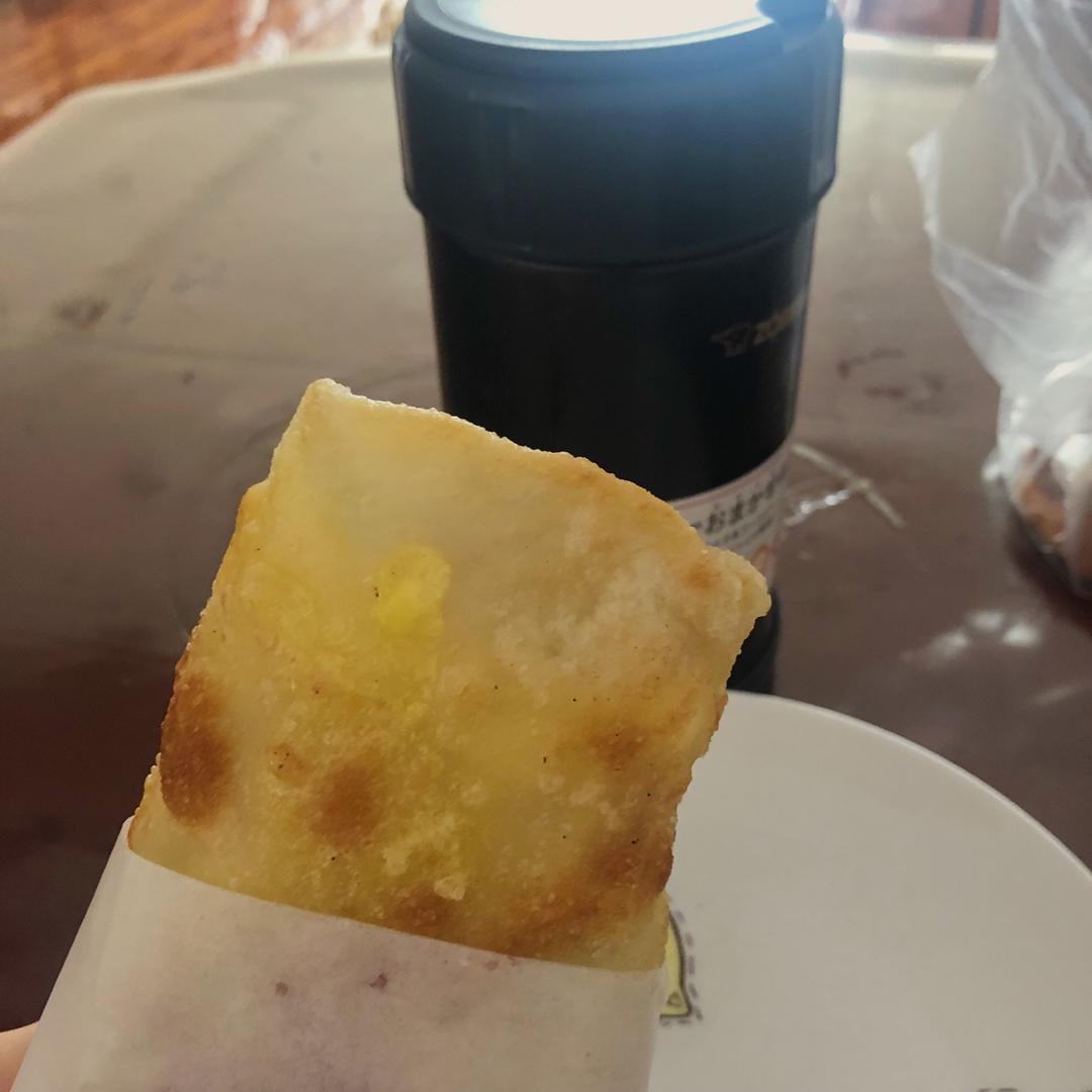 早餐摊的鸡蛋灌饼很好吃？不，我自己做的鸡蛋灌饼更好吃！