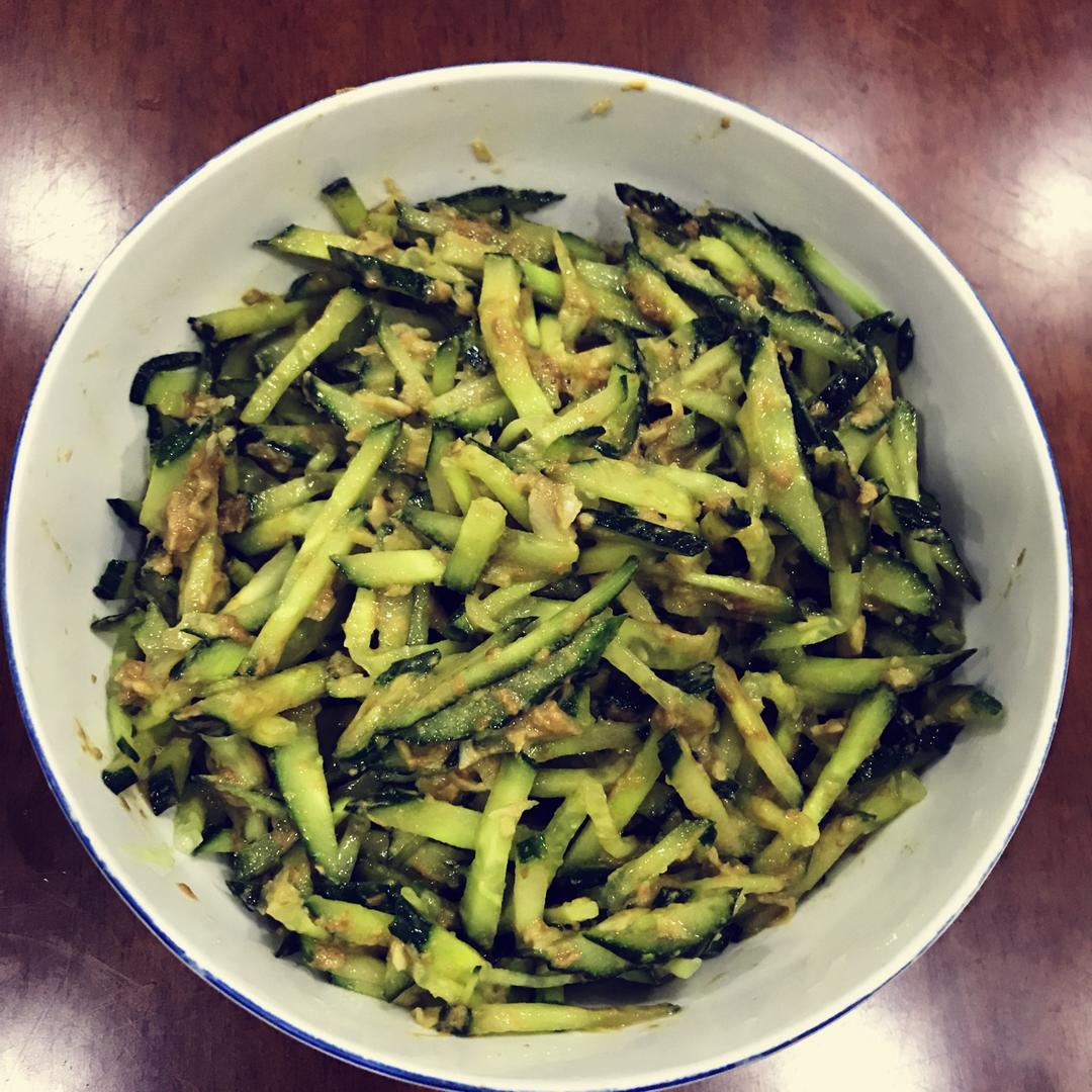 蒜泥麻汁黄瓜丝