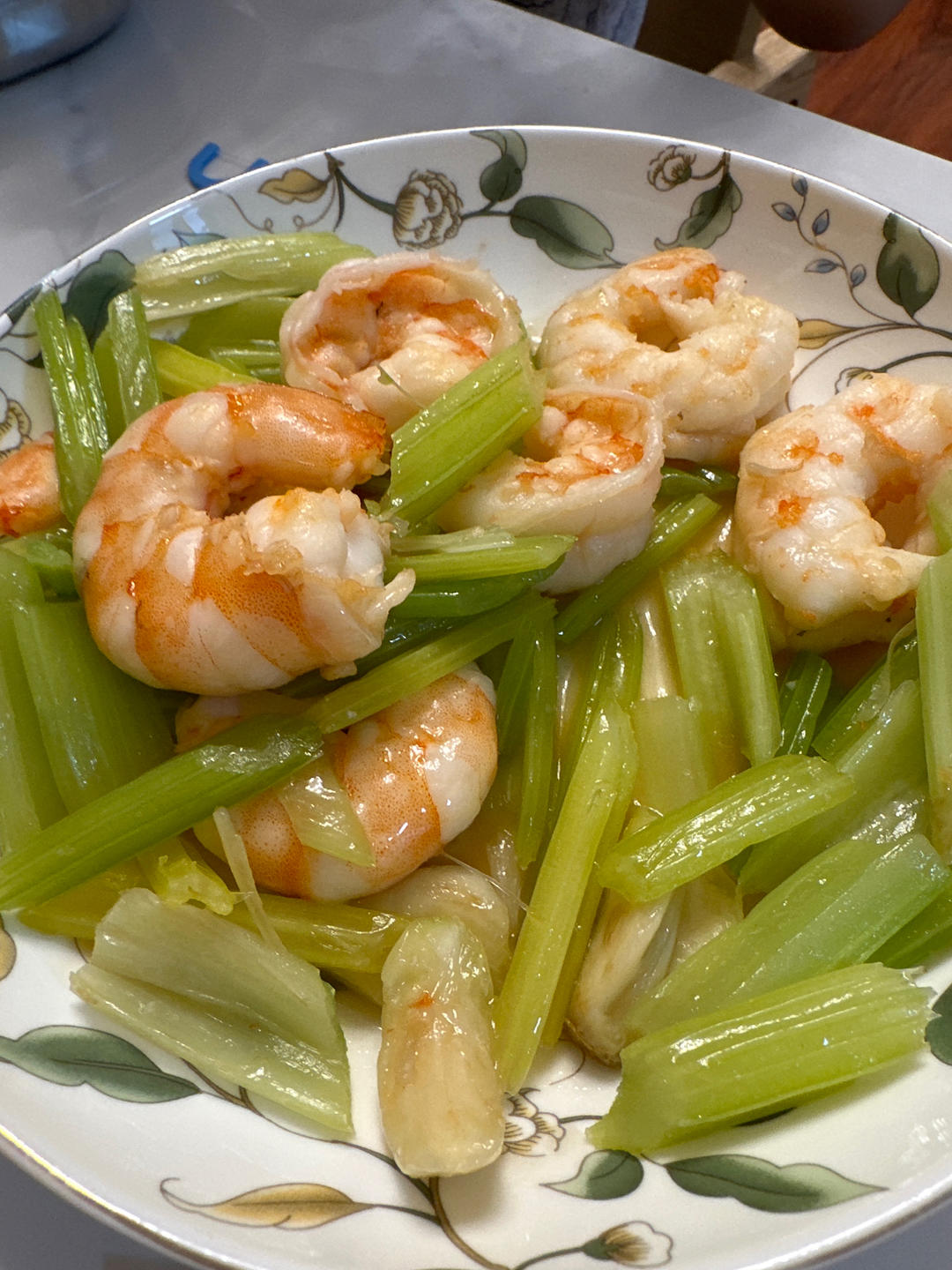 西芹炒虾仁(简单、鲜嫩)