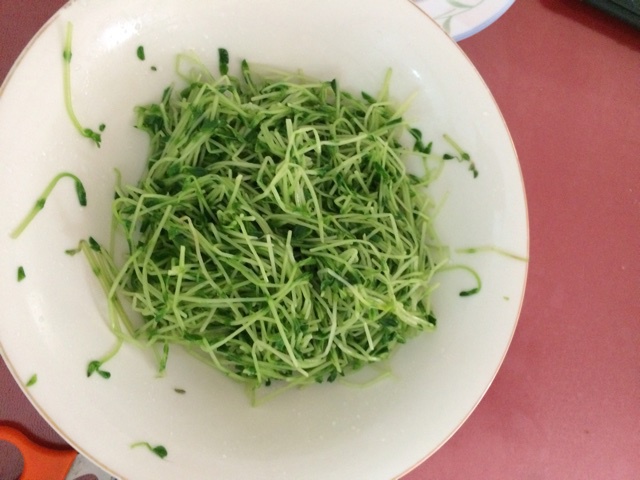 凉拌豌豆苗