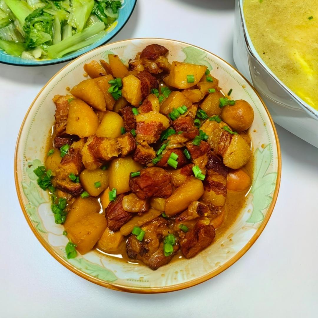 鹌鹑蛋红烧肉
