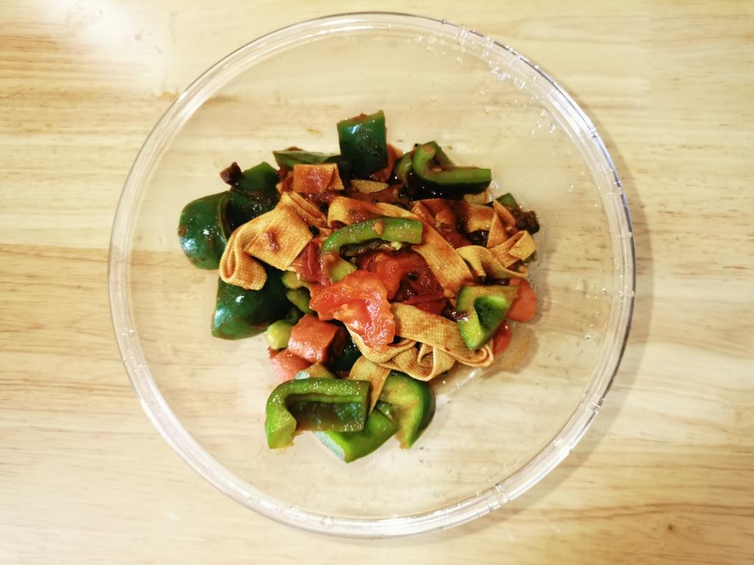 番茄青椒炒豆腐皮