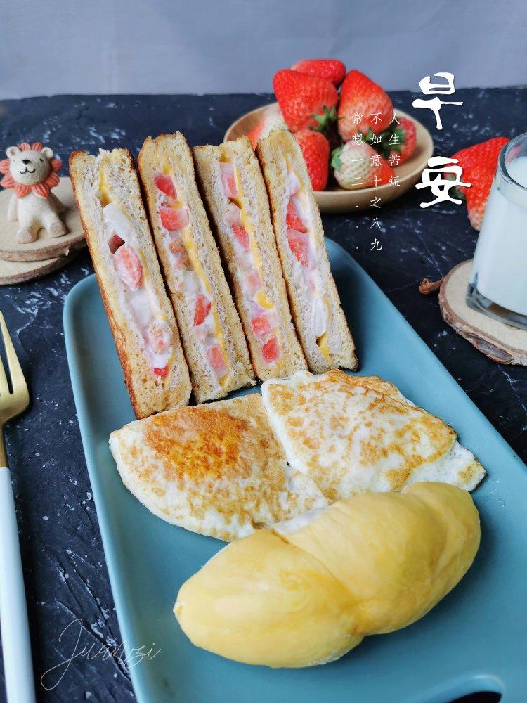 草莓酸奶西多士