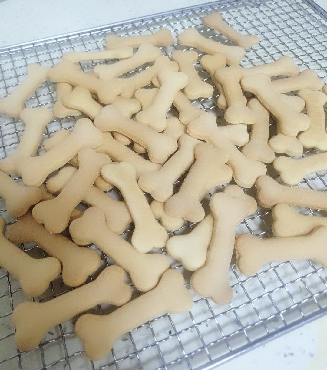 原创
狗狗磨牙小零食奶香扭扭饼干