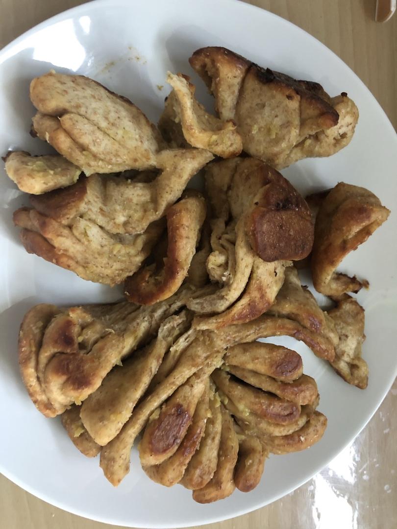 用电饭锅做蒜香面包，比甜面包还好吃