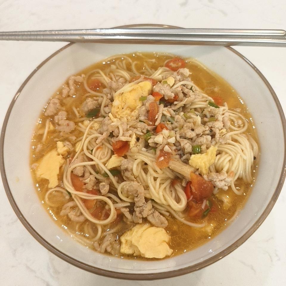 放弃清淡的挂面｜来份番茄鸡蛋浓汤面