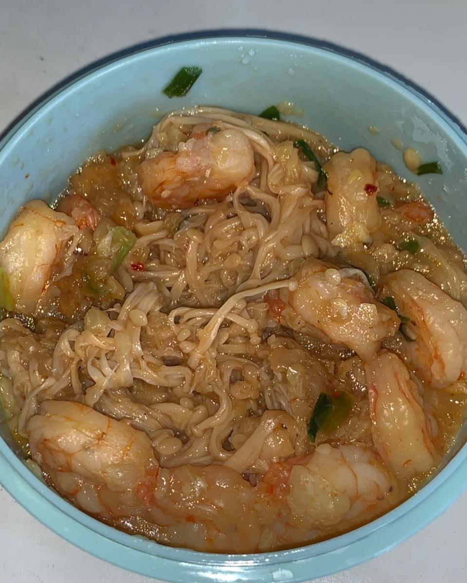 平底锅香煎蒜蓉金针菇＋虾