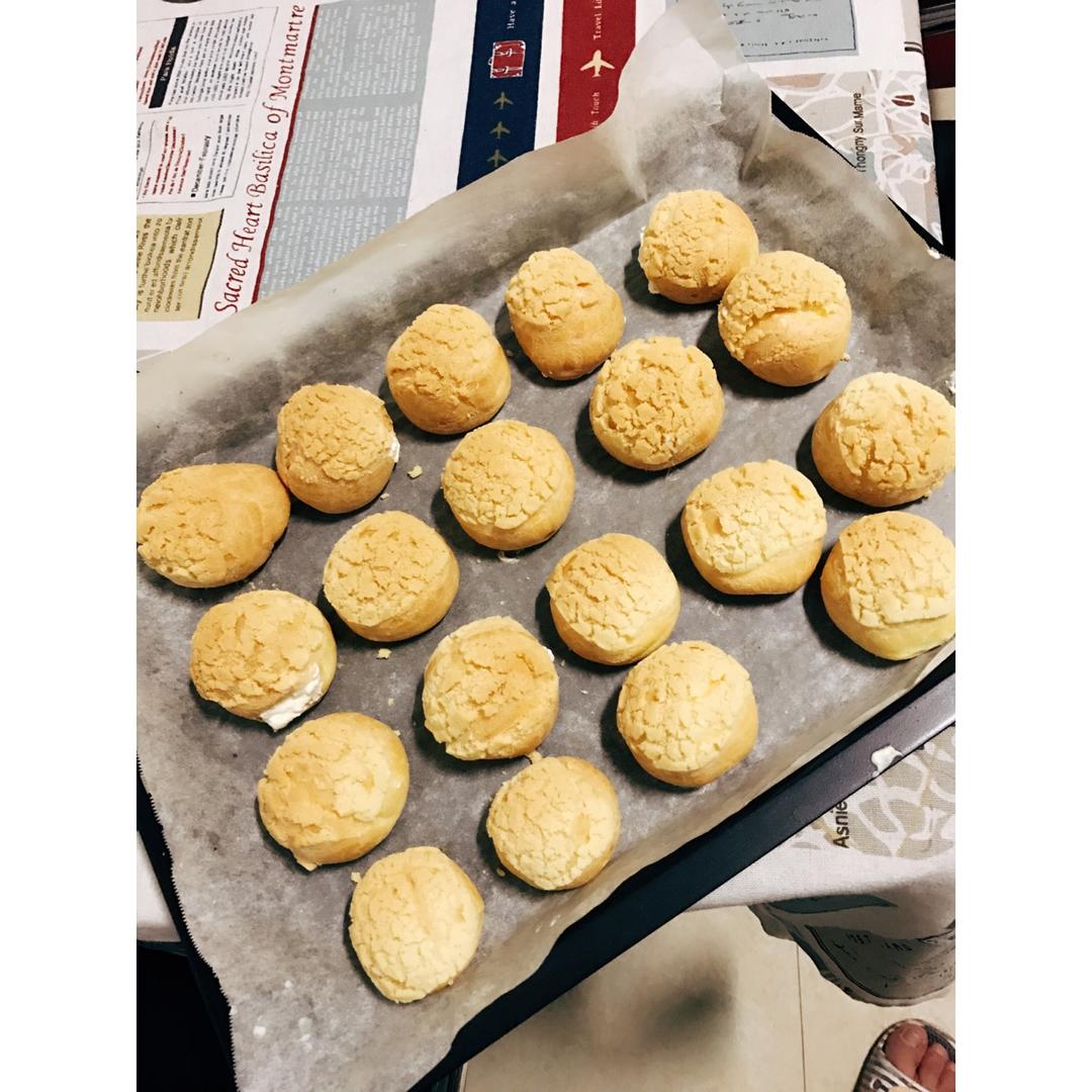 酥皮奶油泡芙--#皮黑森林#