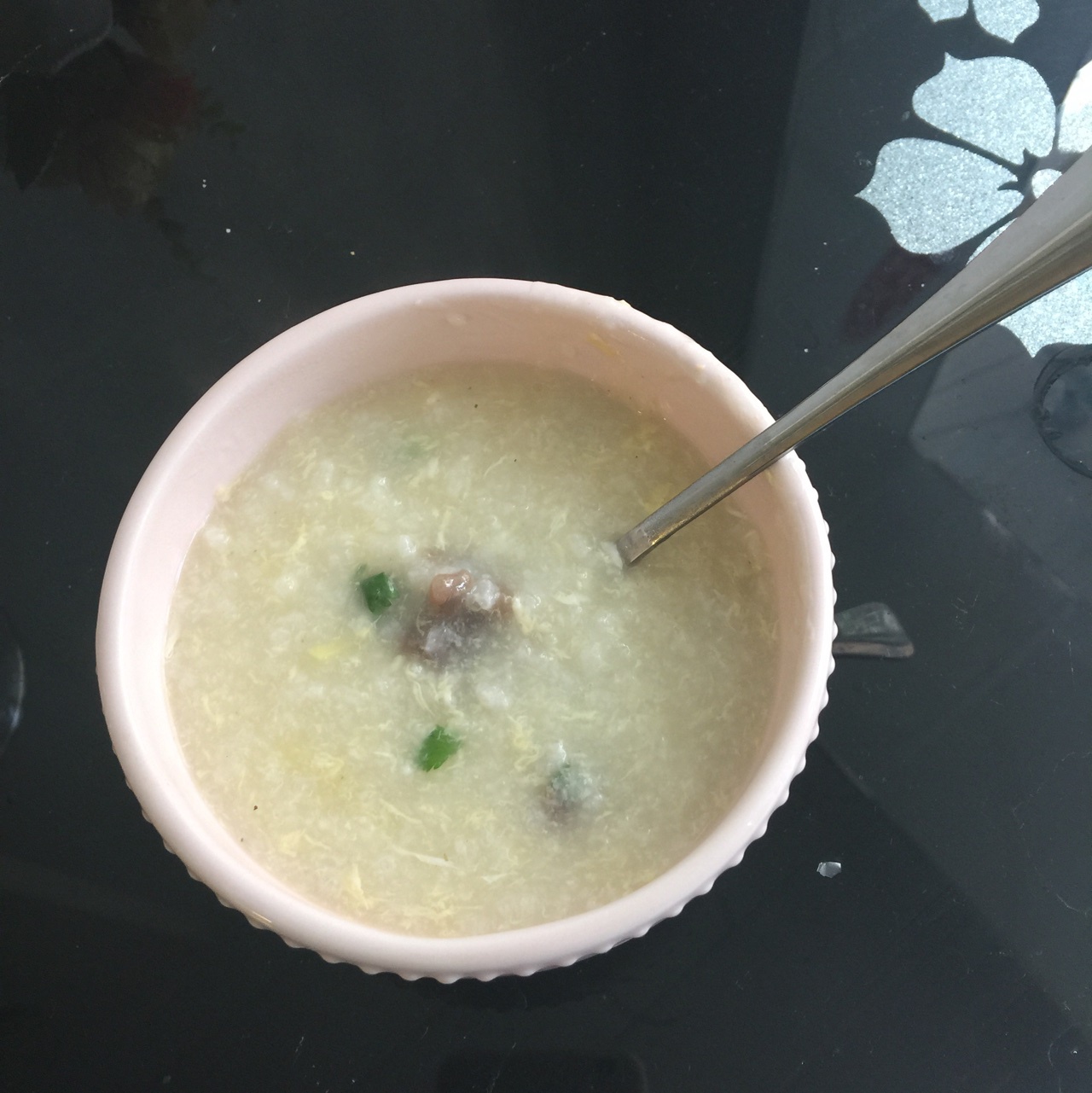 避风塘生滚窝蛋牛肉粥