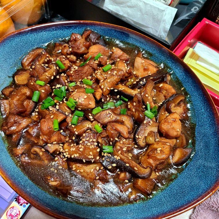 我一直一直做的一道菜，怎么做都好吃 | 香菇蒸鸡