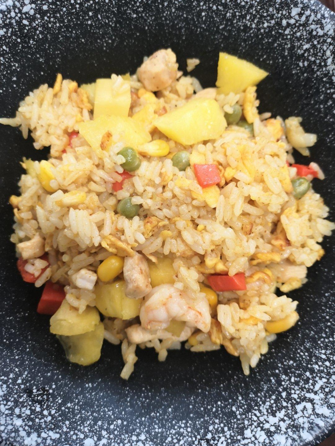 虾仁菠萝炒饭