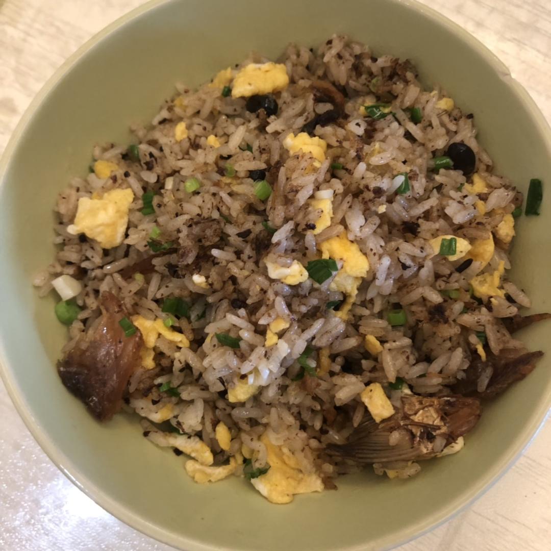 豆豉鱼炒饭