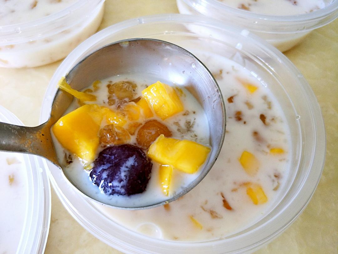 huangchun688做的芒果牛奶桃胶羹