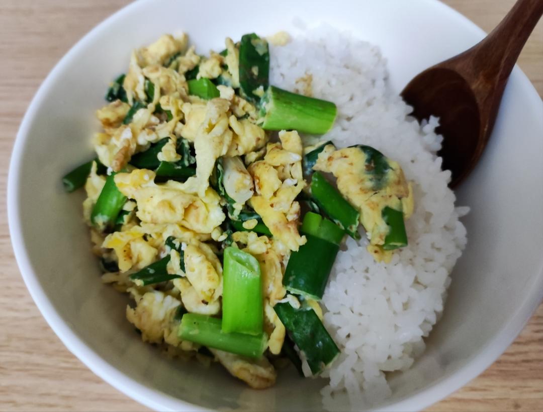 小葱炒鸡蛋