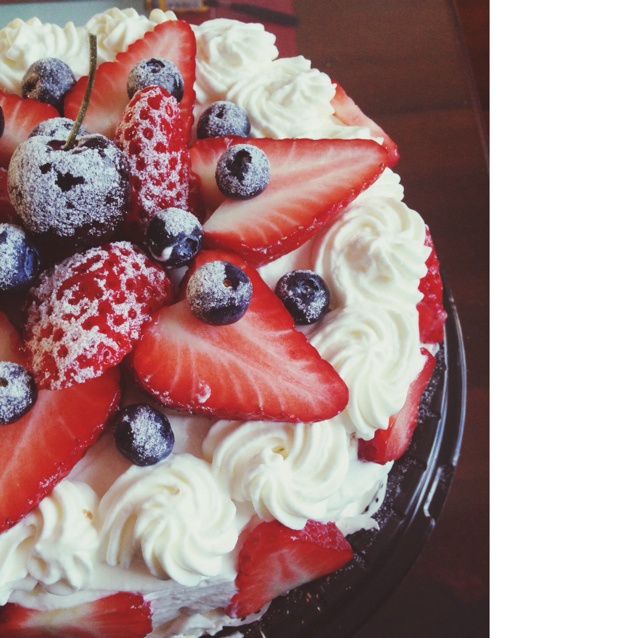 鲜奶油草莓蛋糕