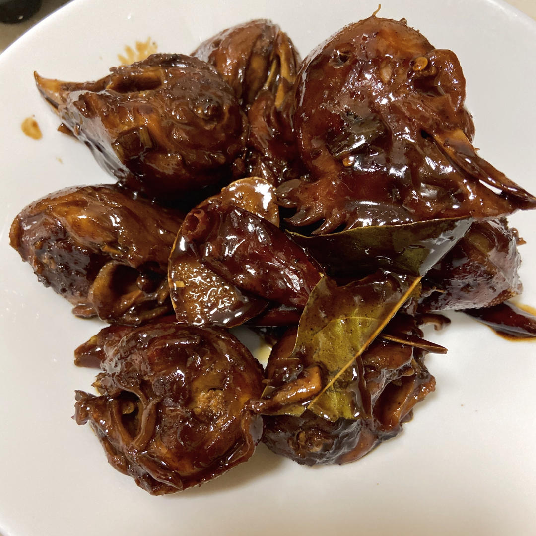 红烧鸡头凤爪