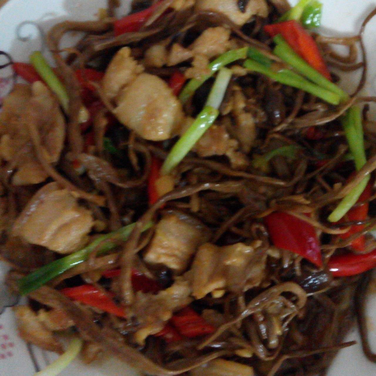 五花肉干锅茶树菇