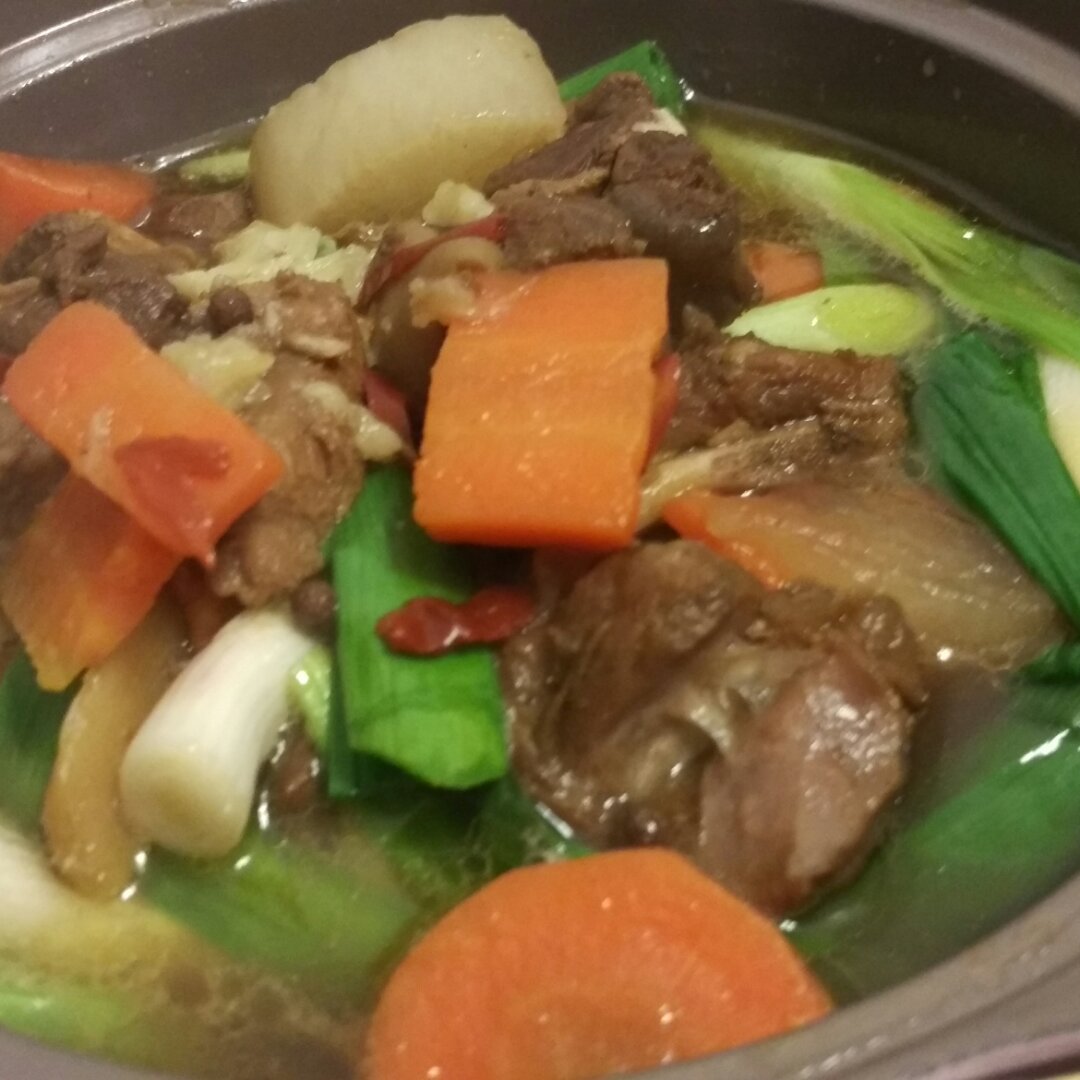红焖羊肉炖胡萝卜