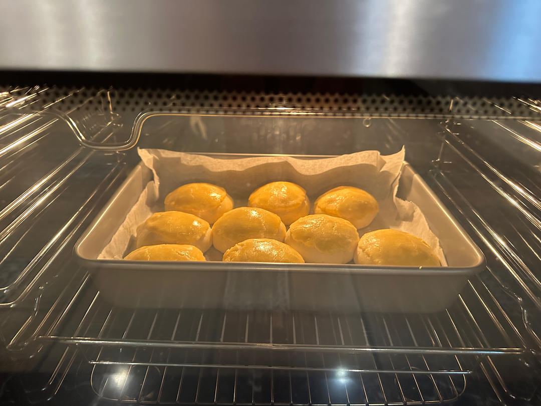 做100款面包の12：在家开茶餐厅!港式菠萝包 –不划格子自然裂开的香酥脆皮！菠萝油/酥皮包