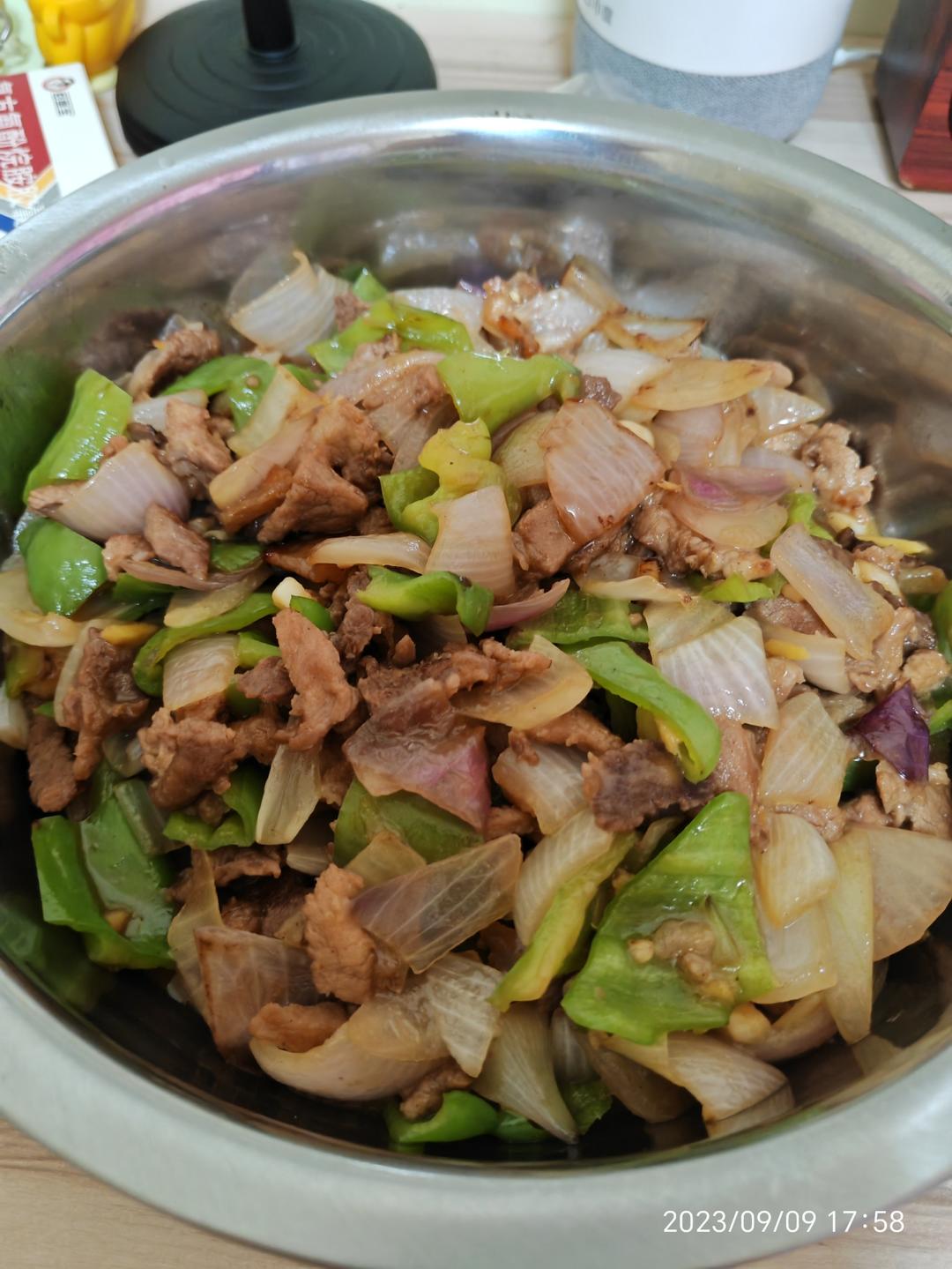 下饭菜：洋葱青椒炒肉片