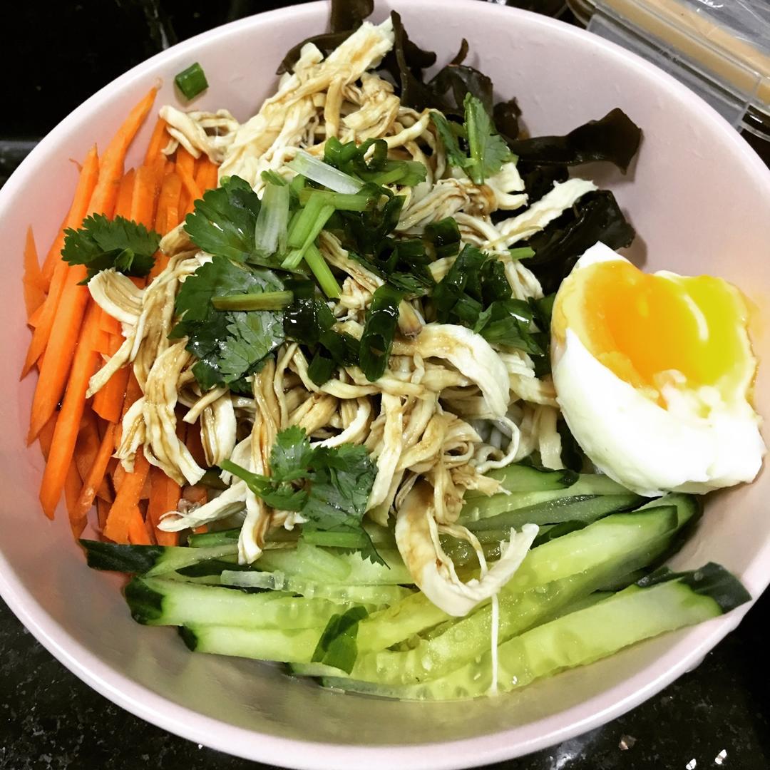 鸡丝拌面的做法