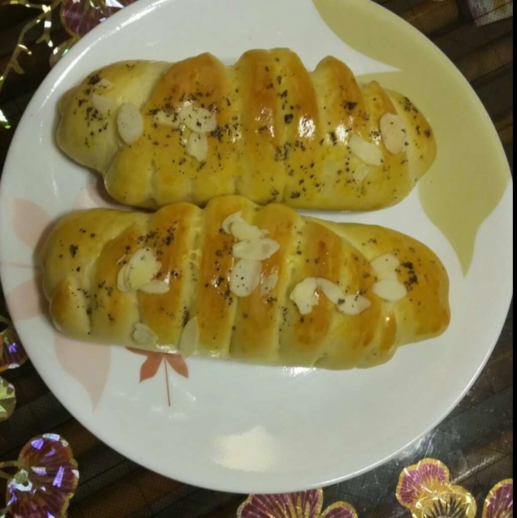 毛毛虫肉松面包