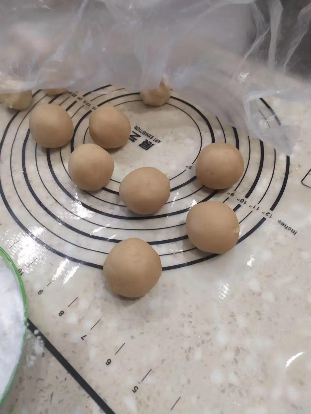 广式蛋黄月饼（75克、50克、各种规格都有）