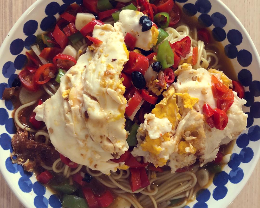 剁椒荷包蛋（配饭盖面一绝）