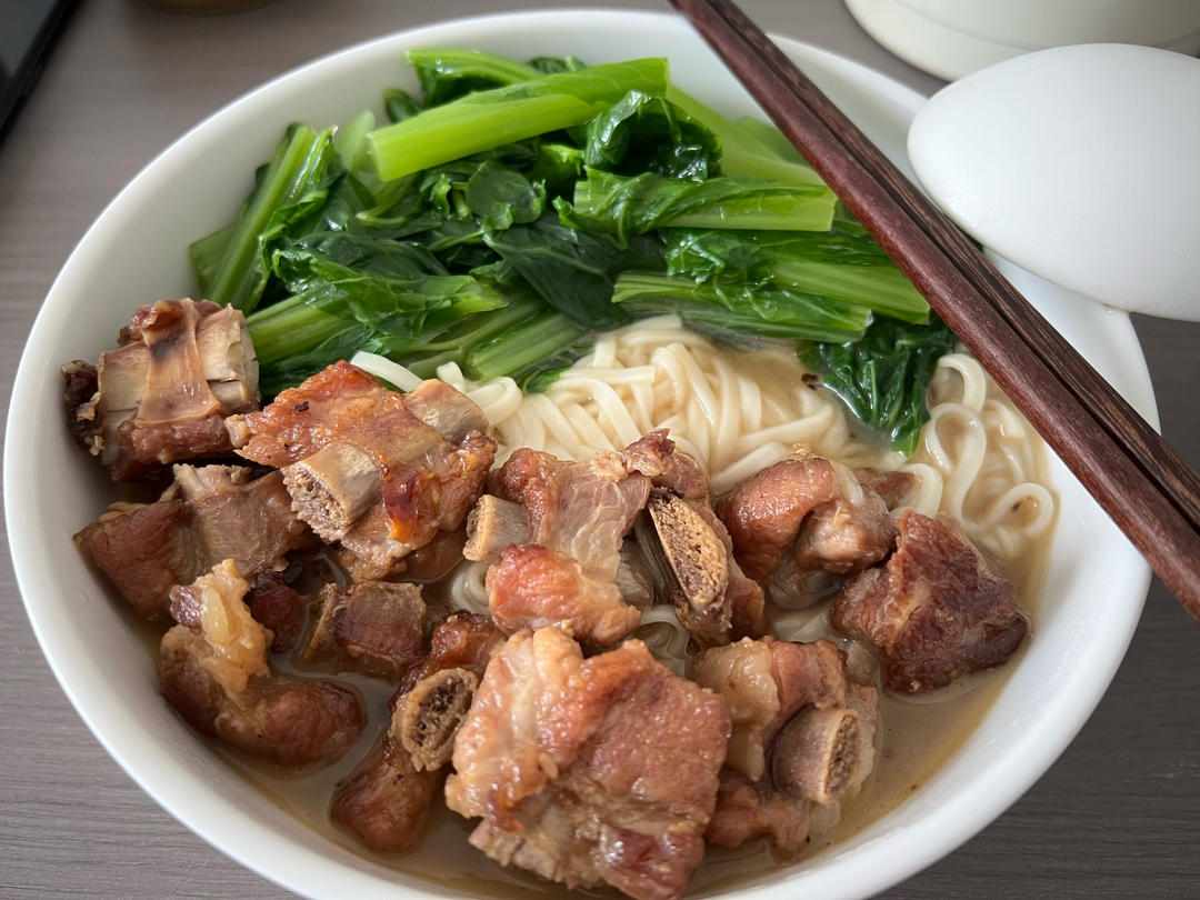 快手排骨面