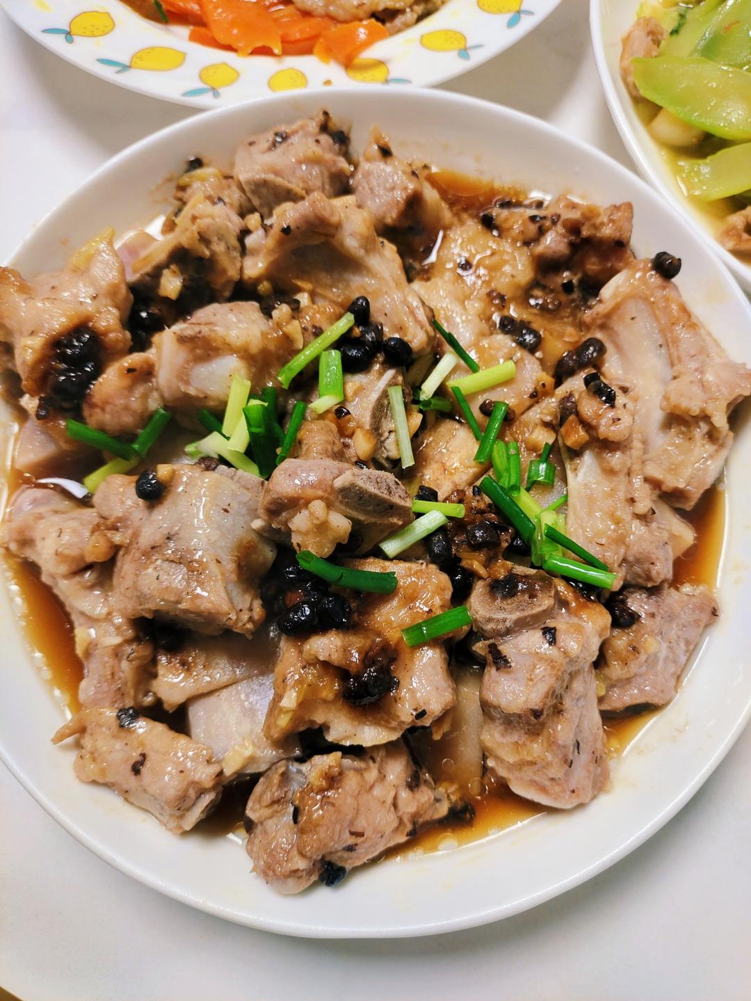 好吃到舔碗的荔浦芋头蒸排骨。