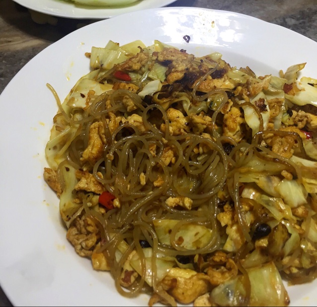 包菜粉丝炒鸡蛋