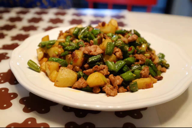 肉沫豆角下饭菜