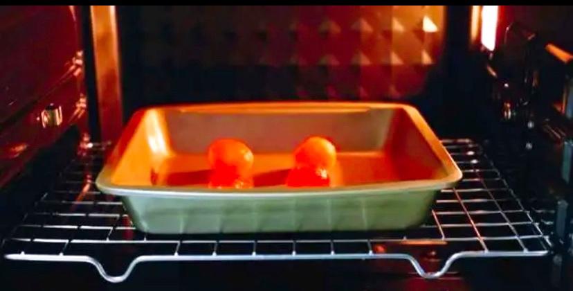 咸蛋黄虾仁烧豆腐的做法 步骤2