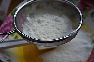 奶味十足____日本cookpad上流行热点牛奶高钙饼干的做法 步骤4